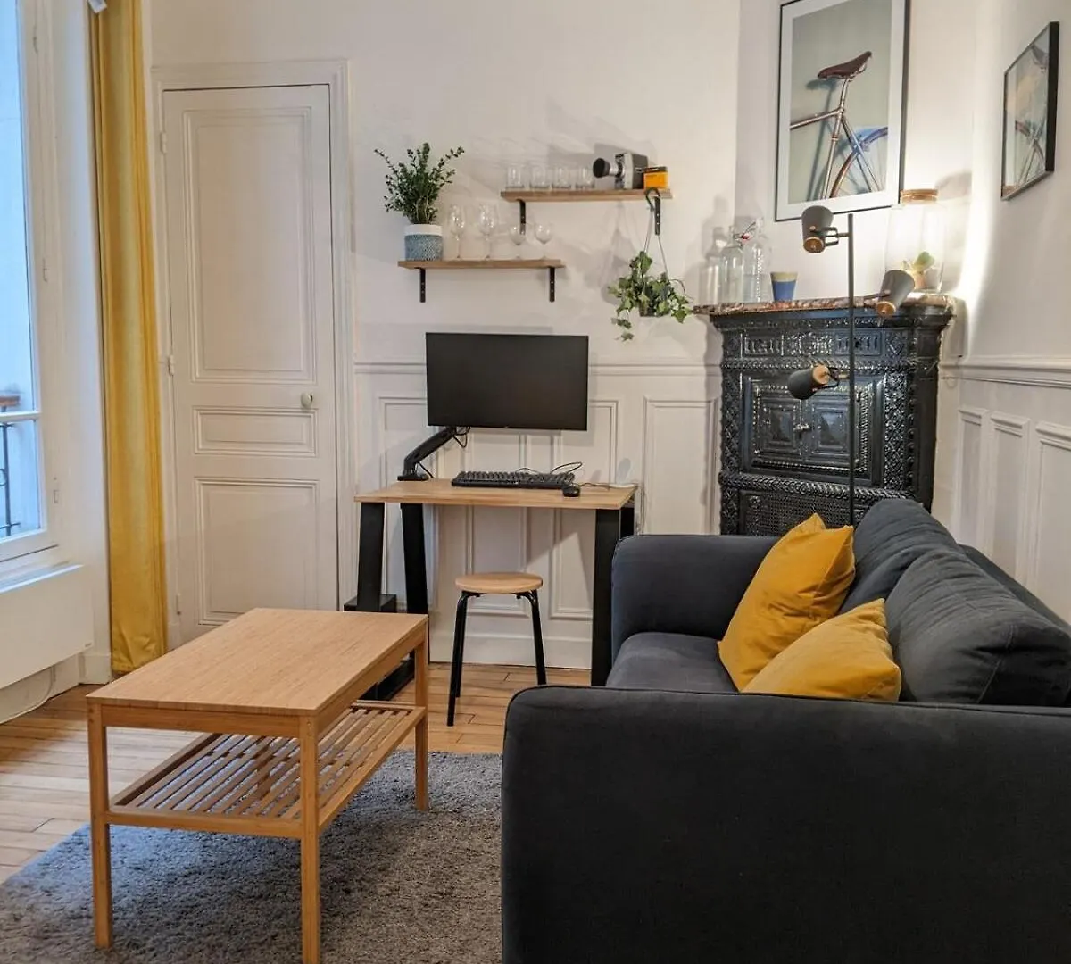 Apartment 2 Steps From Montmartre Paris France